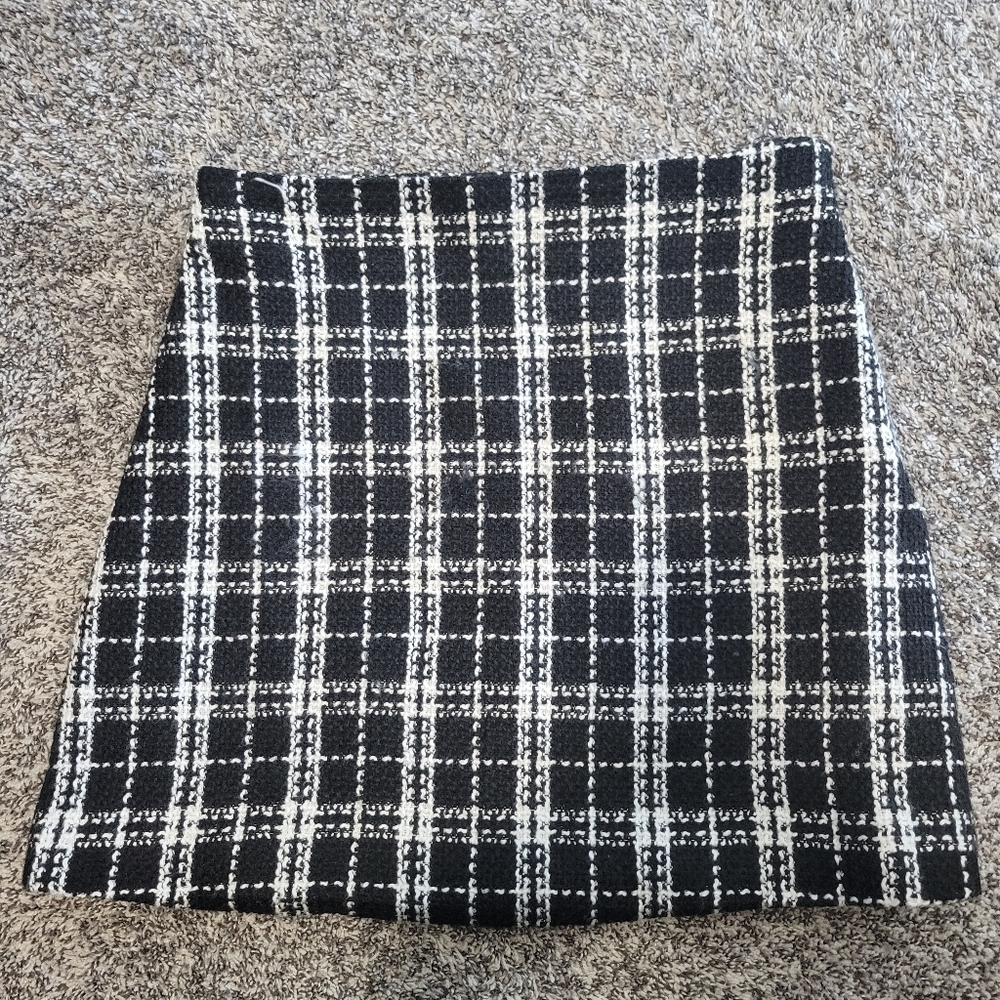 Size M Pink Lily Knit High-Rise Skirt
